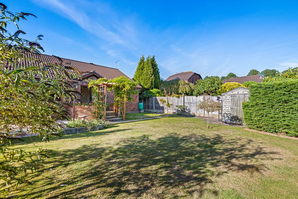 Summerfield Drive, Moulton, Northwich CW Estate Agents